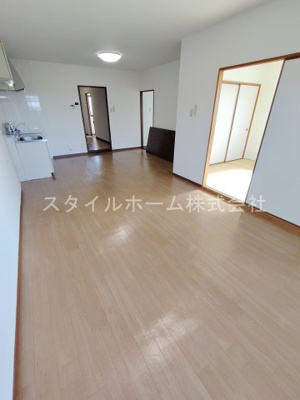 【居間・リビング】 | フリーダムコート弐番館