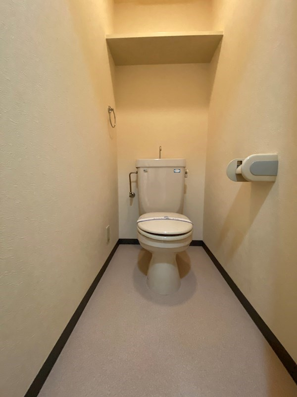 エルソレーユのトイレ|ゆったりとした空間のトイレです
