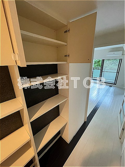 【収納】 | ヴェルデ久我山 | 玄関ホール　収納①