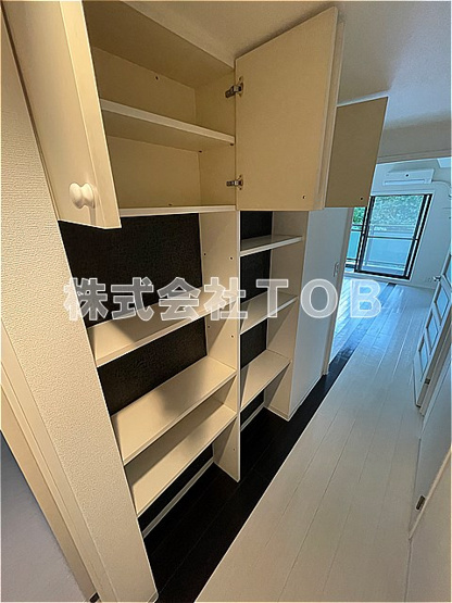 【収納】 | ヴェルデ久我山 | 玄関ホール　収納②