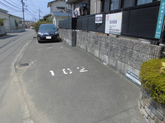 【駐車場】