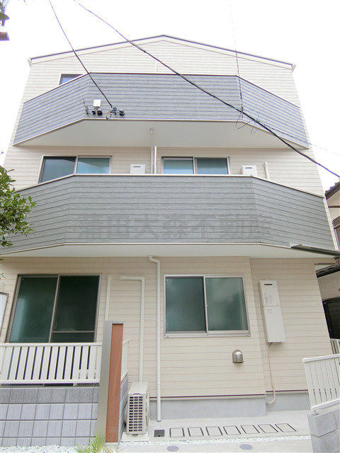 クレル蒲田の外観|外観　2018年10月築　木造3階建て総戸数6戸の人気賃貸アパート　JR京浜東北線蒲田駅徒歩圏内の東京都大田区西蒲田3丁目