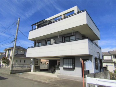 【外観】 | 事務所・賃貸部屋付中古戸建　中央市井之口 | 落ち着いた雰囲気の外観です