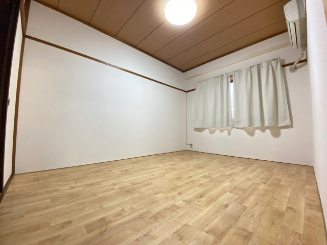 田中ハイツの洋室