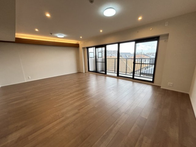 【居間・リビング】 | ディアエスタ・ミオ甲子園一番町 | どこにいても家族のぬくもりが感じられる吹き抜けのリビング