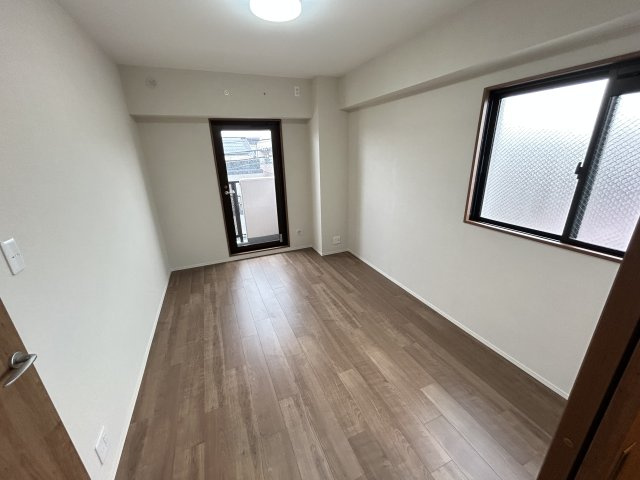 【洋室】 | ディアエスタ・ミオ甲子園一番町 | 個人の部屋や寝室として使える洋室です