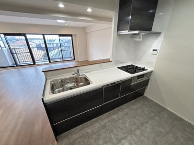 【キッチン】 | ディアエスタ・ミオ甲子園一番町 | コンパクトなキッチンで掃除もラクラク