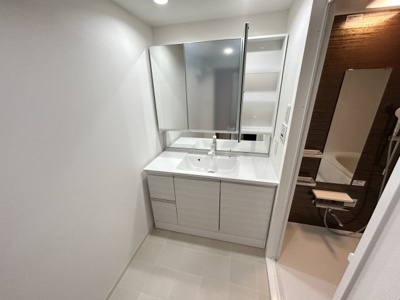 【独立洗面台】 | ディアエスタ・ミオ甲子園一番町 | 使いやすい独立洗面台です