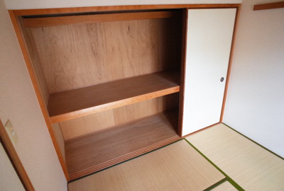 【その他】 | エンゼラート明石 | 押入れ