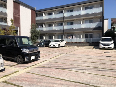 【駐車場】 | リブリ・もちの木