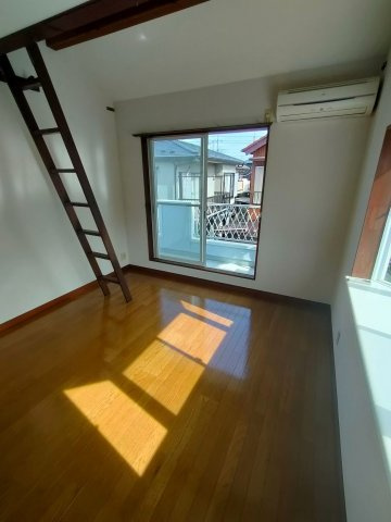 府中メゾネットの寝室