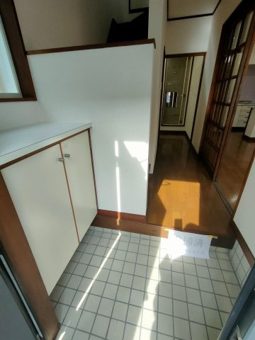 府中メゾネットの玄関