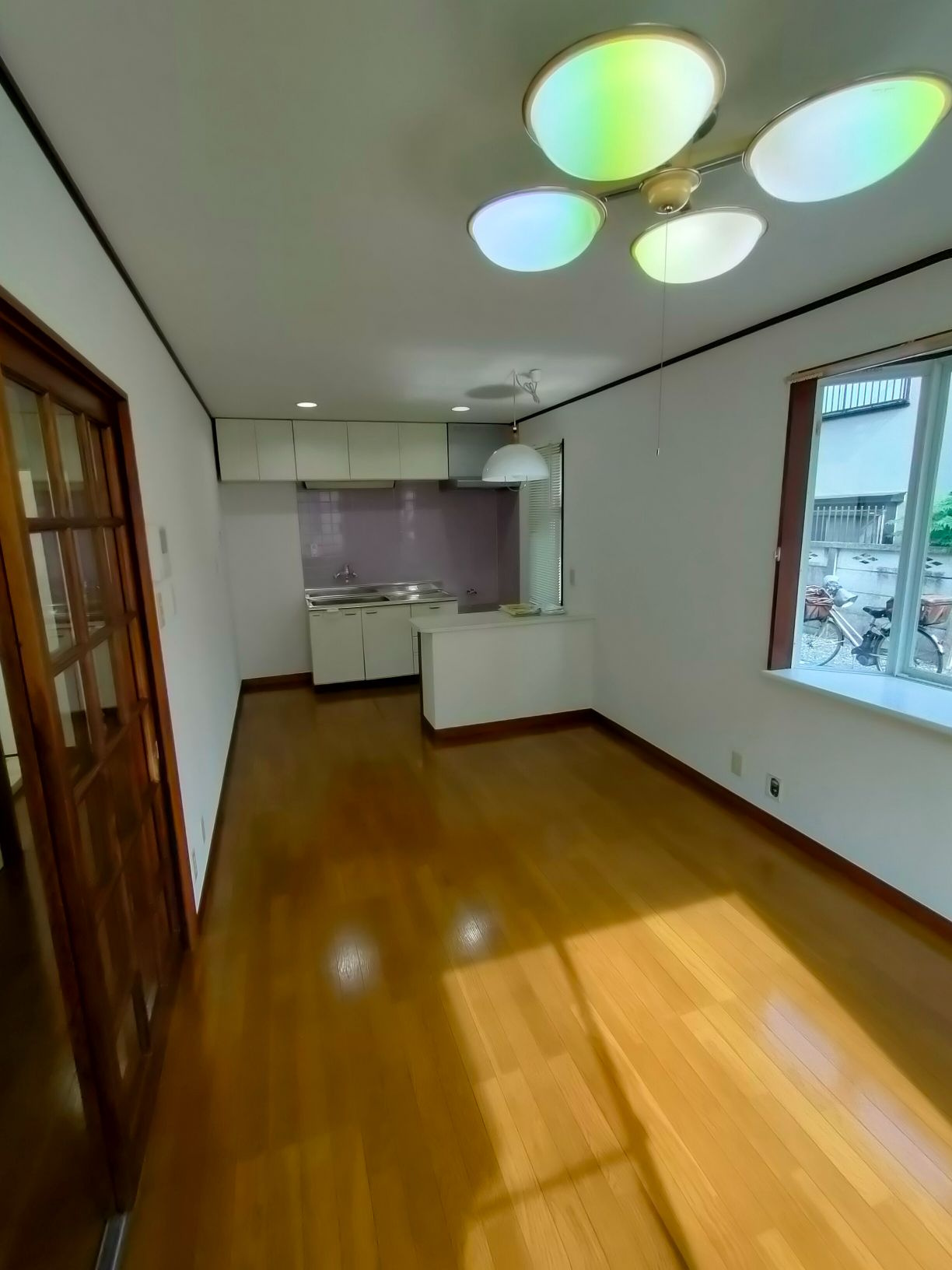 府中メゾネットの居間・リビング