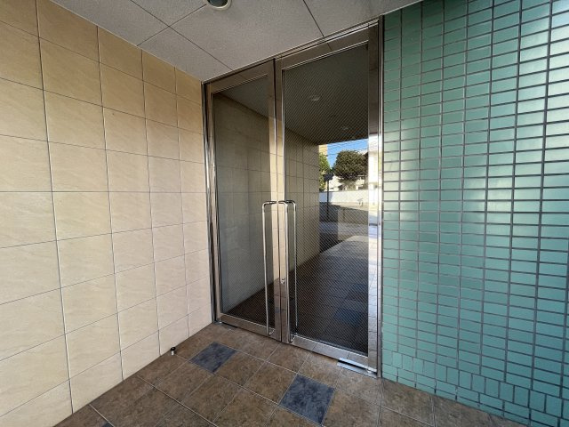 R1-Nのエントランス