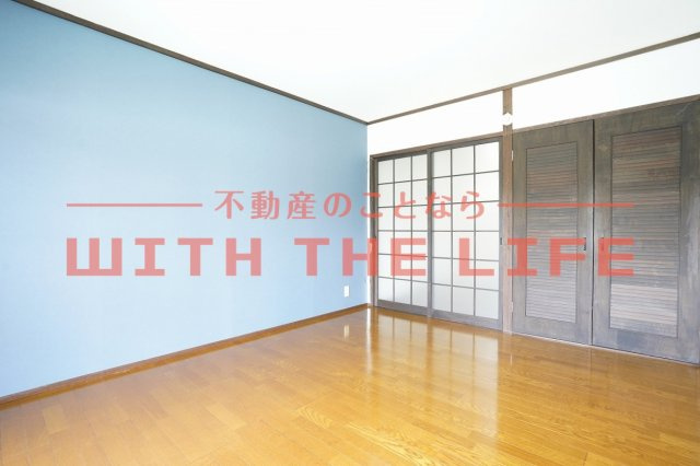 ラミエーヌ【キャッシュバック対象物件】の居間・リビング|こちらのリビングで趣味の時間をお楽しみください