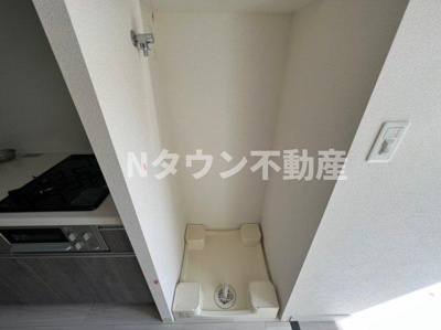 【設備】 | プレサンス伏見アーバンベース | 洗濯機置き場です。
