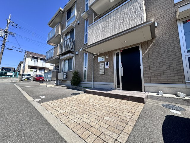 ジェミニ長岡京のエントランス