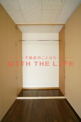 サンシャイン【10,000円キャッシュバック対象物件】の収納|こまごまとしたものを収納できそうですね