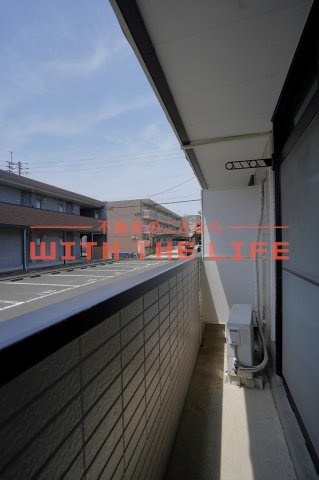 サンシャイン【10,000円キャッシュバック対象物件】のバルコニー|バルコニーからの眺めを楽しみながら食事をしませんか