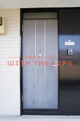 サンシャイン【10,000円キャッシュバック対象物件】の玄関|シンプルで使いやすい玄関です