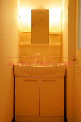 ラビーナ櫛原【キャッシュバック対象物件】の独立洗面台|朝の支度にも助かる、独立の洗髪洗面化粧台