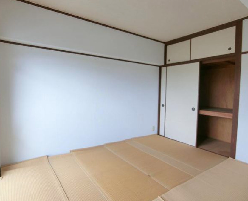 サンコーポシライシ【10,000円キャッシュバック対象物件】の収納|い草の香りが落ち着く素敵な和室です
