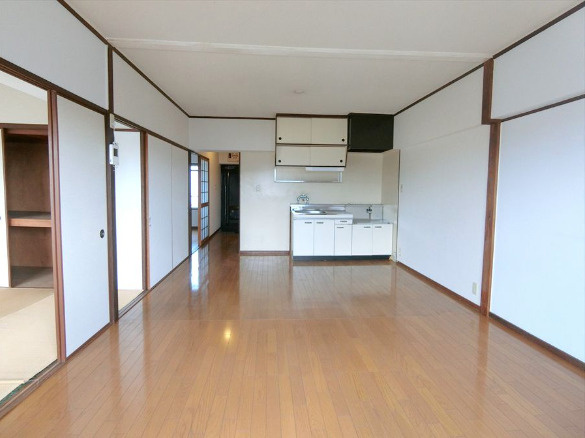 サンコーポシライシ【10,000円キャッシュバック対象物件】の内装|明るい室内です