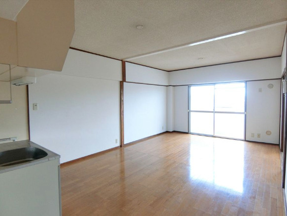 サンコーポシライシ【10,000円キャッシュバック対象物件】の洋室|明るい洋室です