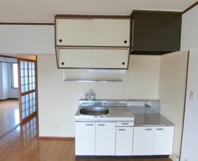 サンコーポシライシ【10,000円キャッシュバック対象物件】のキッチン|コンパクトなキッチンで掃除もラクラク