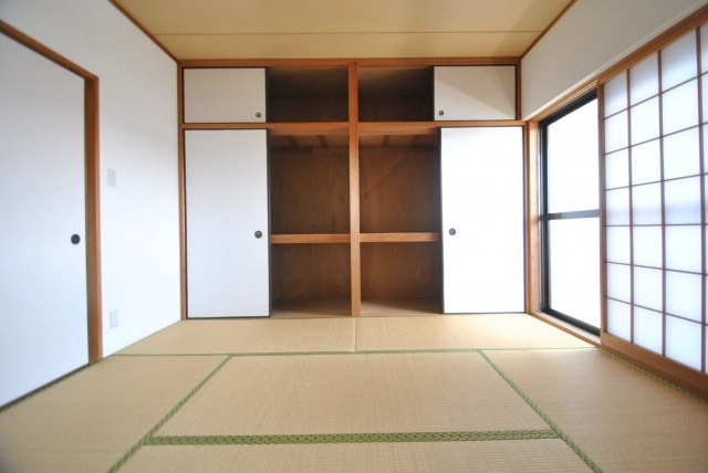 アンフィニール合川【キャッシュバック対象物件】の和室|落ち着いた雰囲気の和室付きです