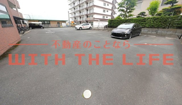 アーバンエル【キャッシュバック対象物件】の駐車場|カースペースがあります