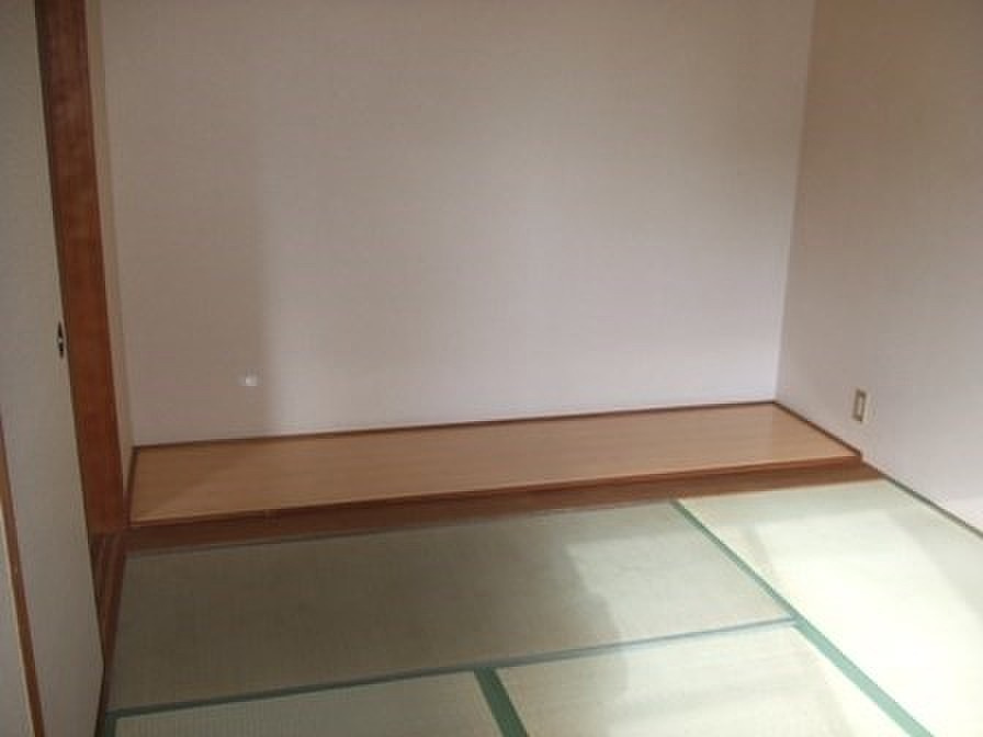 合川ビレッジ【キャッシュバック対象物件】の和室|柔らかい畳が心地よい和室