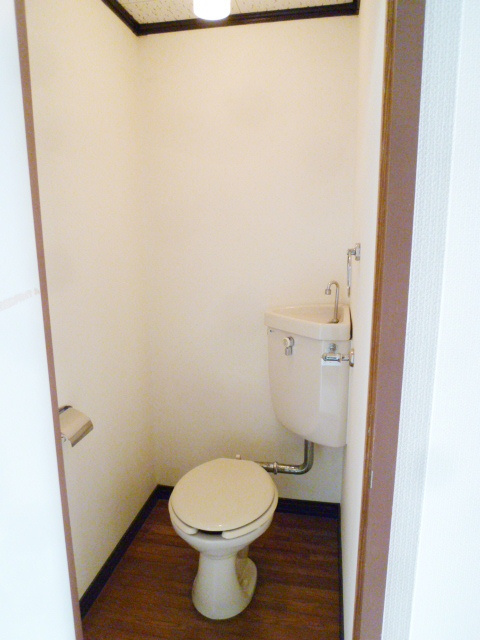 インターハイツ【キャッシュバック対象物件】のトイレ|落ち着いたトイレです