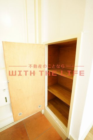 ロウタスビル【キャッシュバック対象物件】の収納|ちょっとした収納スペースも充実しています