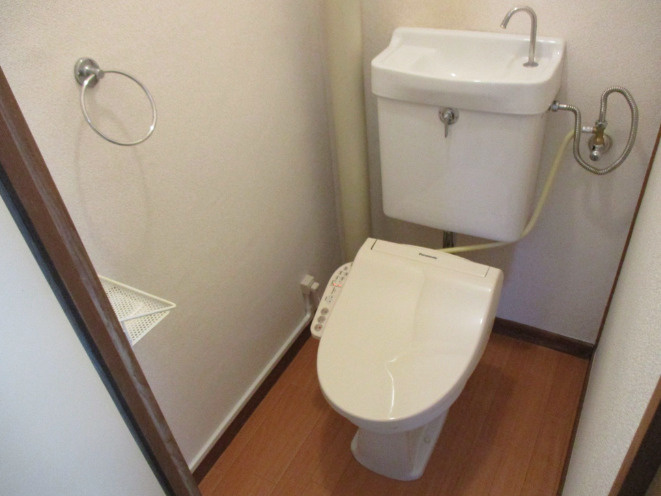 篠山ハイツ【キャッシュバック対象】のトイレ|シンプルで使いやすいトイレです