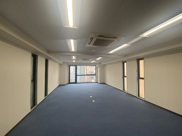 山崎ビルの内装