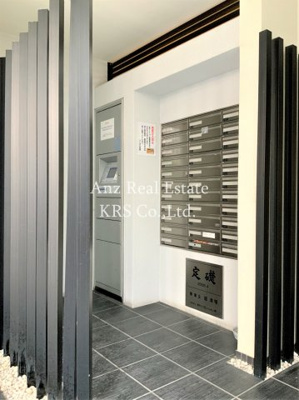 【その他共用部分】 | ソシオ心斎橋 | 大切な荷物をお預かり！宅配ボックスが設置されています！