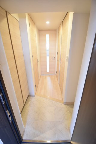 グランカーサ難波元町の玄関
