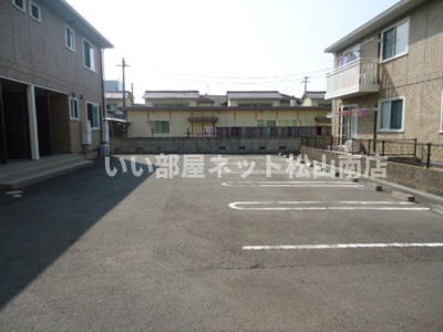 【駐車場】 | グランモア石井　B棟