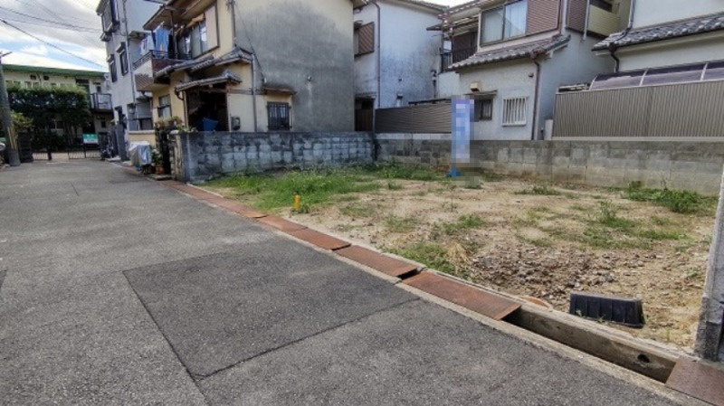 箕面市桜井２丁目の売地の前面道路含む現地写真