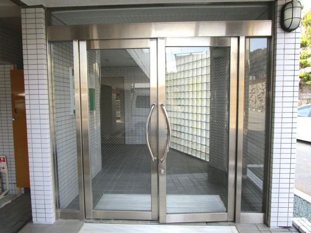 【エントランス】 | ライラック岡豊 | 医大マンション入口
