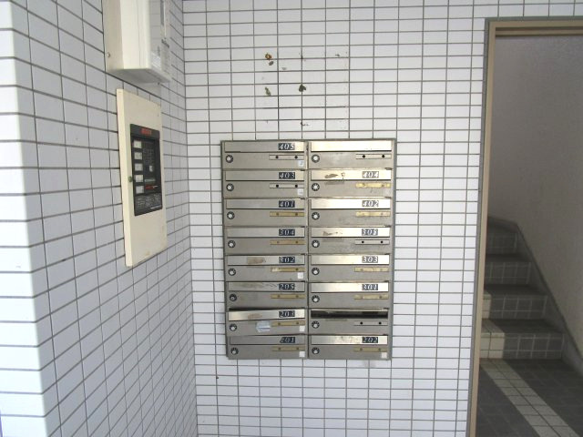 【設備】 | ライラック岡豊 | 1Ｆロック付きポスト