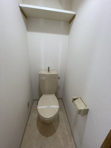 フラットワン天神橋のトイレ|シンプルで使いやすいトイレです