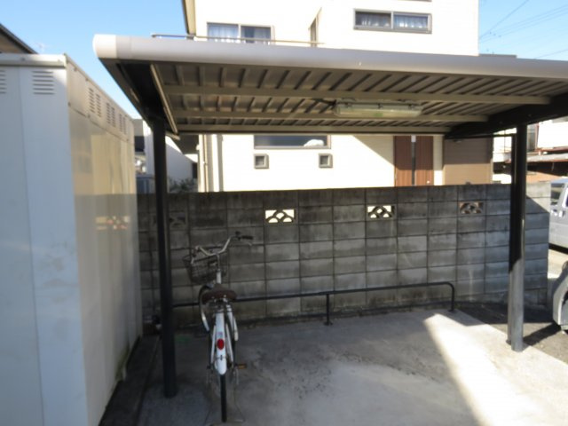 シャーメゾンピークのその他共用部分|屋根付き駐輪場