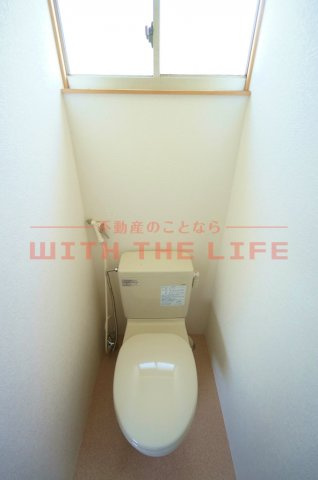 萩尾町戸建【キャッシュバック対象】のトイレ