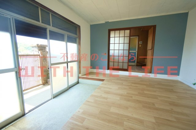 萩尾町戸建【キャッシュバック対象】の玄関