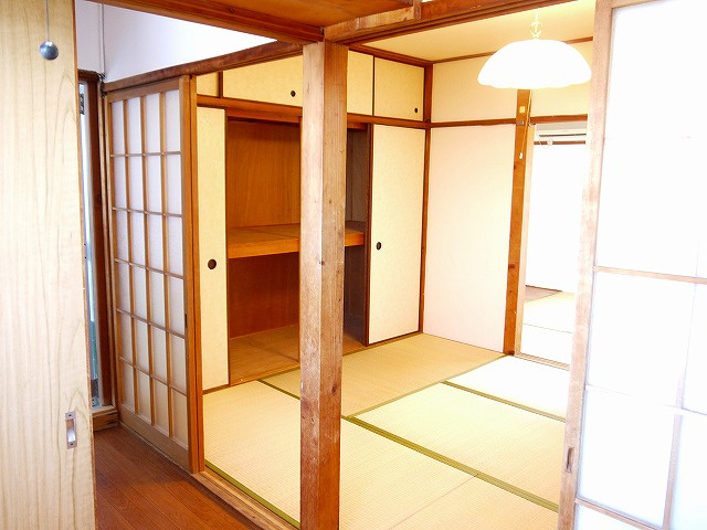 平和マンションの和室|日本らしい落ち着いた雰囲気の和室です