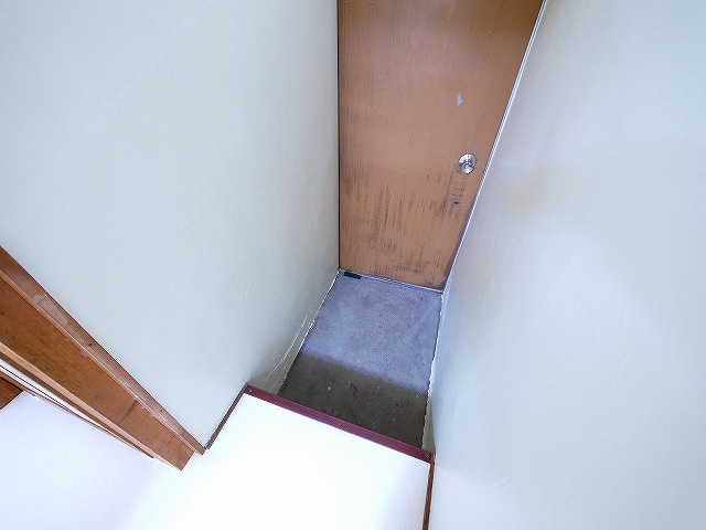 平和マンションの玄関|落ち着いた玄関です