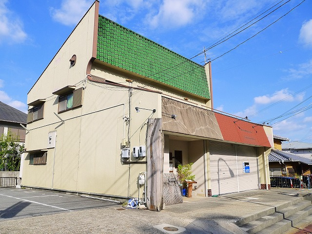 右京3丁目店舗の外観