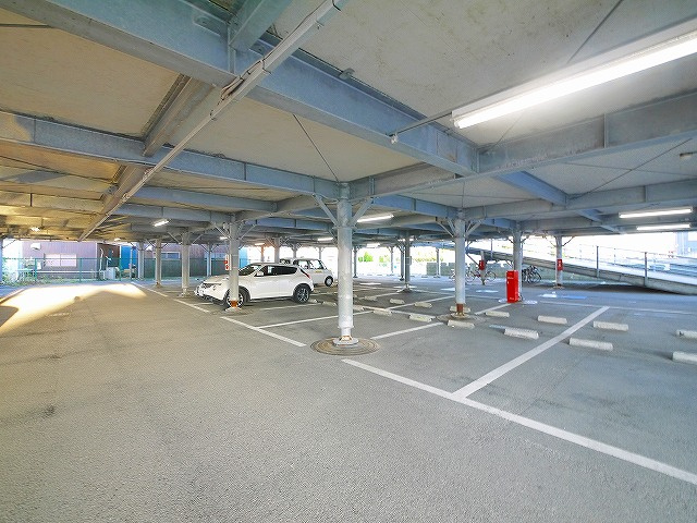 柏木町店舗（404-1）の駐車場